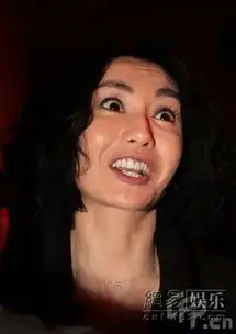  张曼玉亮相气质大损表情扭曲龇牙咧嘴