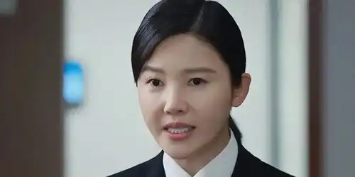  全程瞪眼,五官乱飞表情狰狞,闫妮女儿把演技炸裂玩出新花样