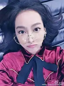  女星戴眼镜有人可爱有人囧林心如唐嫣赵丽颖杨幂舒淇宋茜刘亦菲林允儿刘诗诗迪丽热巴