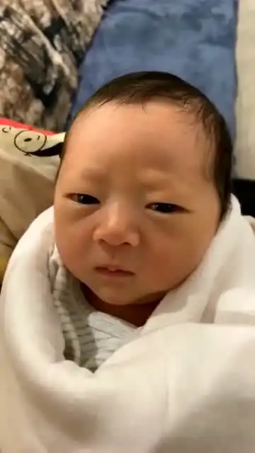 出生才3天的宝宝就有这样的表情,宝妈怀孕的时候,苏大强看多了吧
