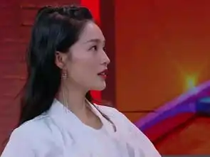  李沁的眼神到底有多撩本来面瘫的王一博,对视后瞬间亮了