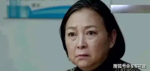  儿子去世,儿媳到工地搬砖,婆婆心疼送鸡汤,到工地婆婆倒了鸡汤