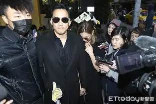  组图柯震东王大陆等现身高以翔灵堂表情凝重憔悴