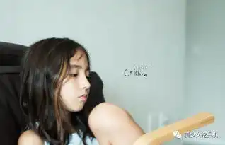  搜狐公众平台当年火爆表情包的混血小美女长大后