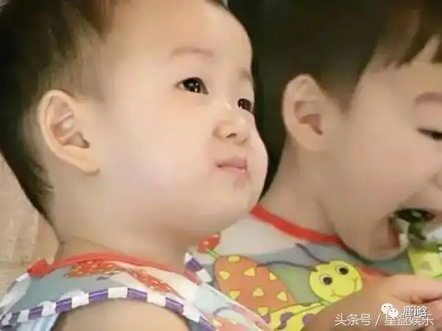  鹿晗皱小脸儿如淘气宝宝,萌力赶超表情包民国
