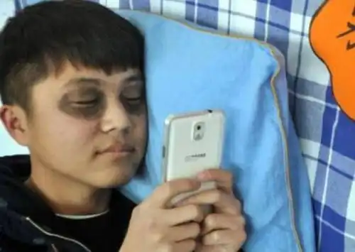  孩子夜晚10点还没入睡,智商追不上同龄人,还敢让他熬夜吗
