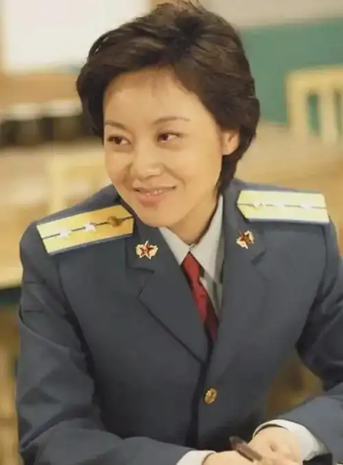  闫妮的松死感,在白玉兰奖上又一次爆了