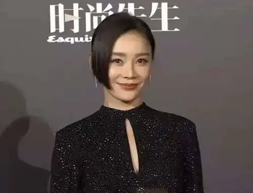  时尚盛典微表情杨幂疲惫显老,吴宣仪噘嘴卖萌,许凯脸瘦了一圈