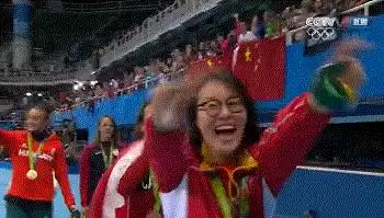  孙杨强势夺金,洪荒少女傅园慧魔性表情包爆红