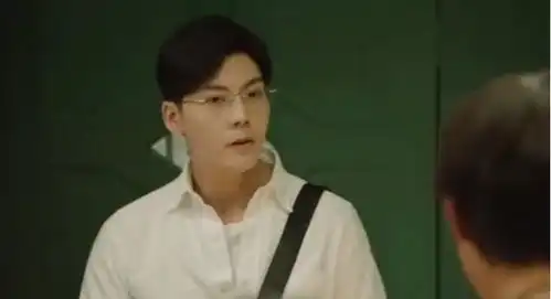  陈伟霆版张东升,虽然没秃头,但演反派的微表情堪称经典