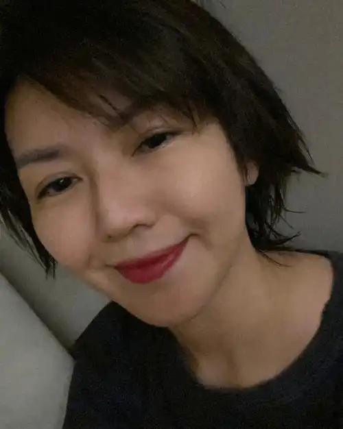  孙燕姿晒怼脸搞怪自拍,回忆过往感慨时光,对现在生活有些许焦虑
