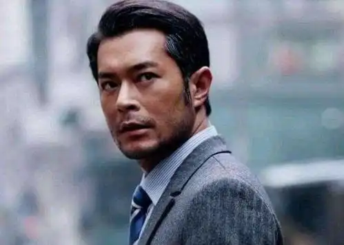  成龙在厦门搬运物资,古天乐捐上万套测试包,李嘉欣却忙为夫庆生