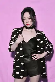 大长腿表情包美女张靓颖