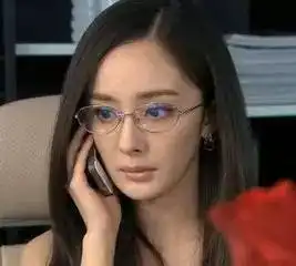 戴眼镜的女孩表情包框架