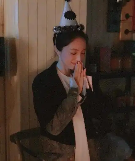 安以轩为儿子办派对,现场大腕云集,可董璇的表情与现场格格不入