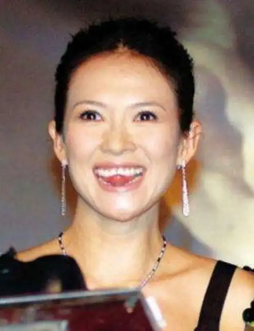  马薇薇一口大白牙亮瞎网友,原来baby章子怡这些女星的牙都是这么变白的