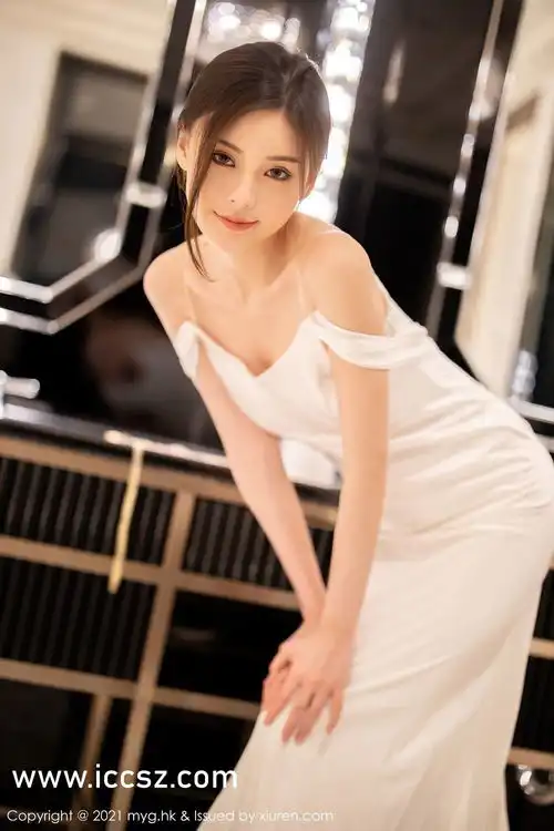  美女帅哥床上激情情侣gif动图动态图表情包下载soogif