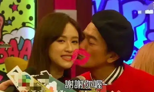  吴宗宪当众亲吻30岁女儿,直言不想让她早婚,女方的表情却耐人寻味