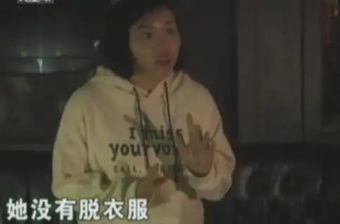  4女2男ktv唱歌,脱了衣服的全都长包发痒,店长以前从来没有过