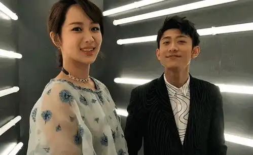  杨紫黏着张一山要生日祝福,两人相互嫌弃的神仙友谊羡煞旁人