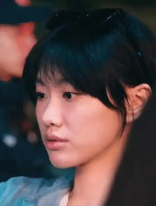  全程瞪眼,五官乱飞表情狰狞,闫妮女儿把演技炸裂玩出新花样