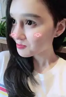  赵本山女儿爱嘟嘴卖萌晒童年照自称三岁看到老