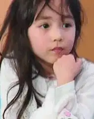  这个女孩叫什么名字