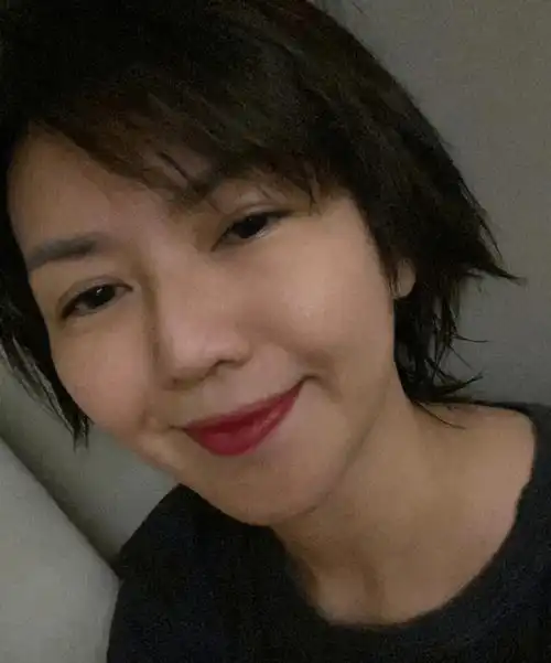  孙燕姿晒怼脸搞怪自拍,回忆过往感慨时光匆匆
