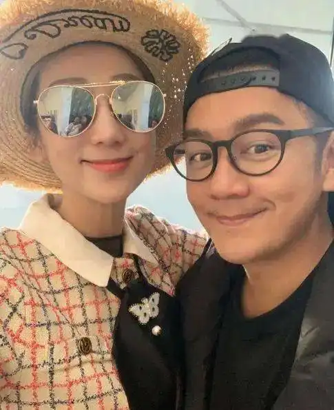  前tvb当家小生老婆生病坚持直播带货,网友说你是有多缺钱