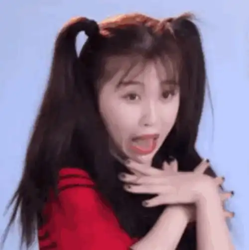  各团都有表情包担当,火箭少女杨超越,硬糖少女张艺凡,看到百分九收图了