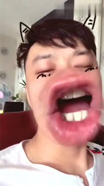  小嘴巴嘟嘟嘟