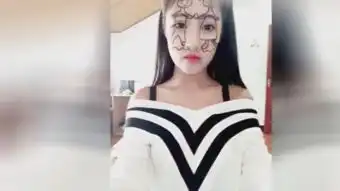  妹子明明可以靠脸吃饭偏偏要当表情包最具媒体品质的综合视频...