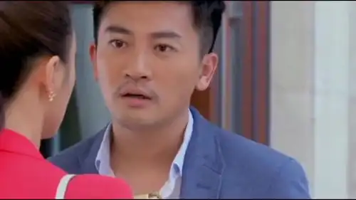  秘书一进家门,就看到霸道总裁在亲吻别的女人,表情立马大变