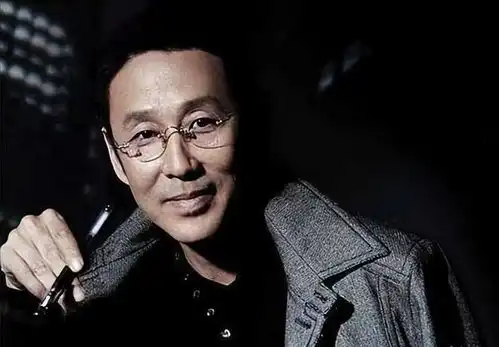  想不到她竟是陈道明的女儿,难怪这么红如今美的惊为天人