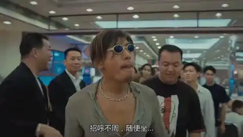  古惑仔乌鸦掀桌,这是把几个二十多秒的视频拼接成一个视频,拼接完发现还是有很多卡顿,请多包涵,多谢哔哩哔哩bilibili