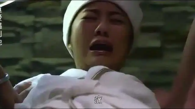  女子为变美尝试蜜蜡脱腿毛,惨叫声声声入耳,表情让人笑了