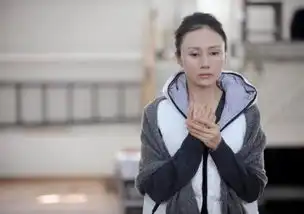  新妈妈袁泉产后素颜排练简爱