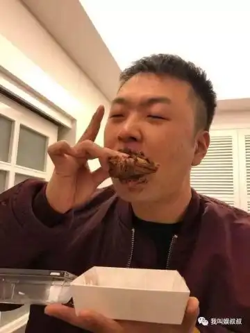  明星吃脏脏包刘若英搞怪,王源绅士,杜海涛脏到翘兰花指