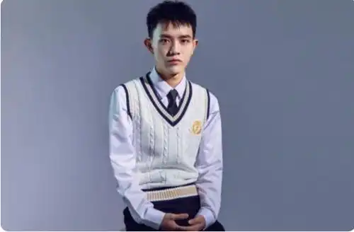  妖刀赛后采访,说出金句三指一拉,头晕眼花,竟是明凯徒弟