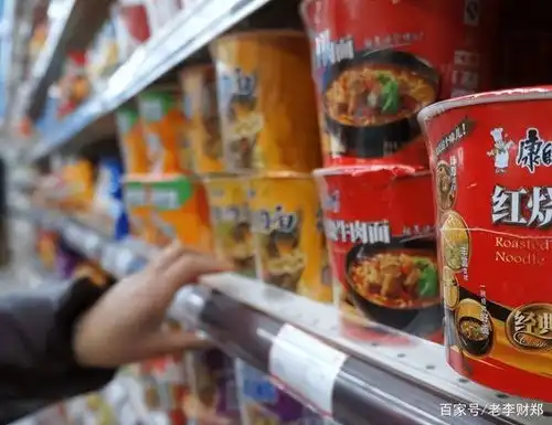  师傅还是老的辣康师傅老坛酸菜面盖戳再上架,白象卖不动了