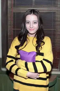  极挑女群演diss热巴,还惹怒了张艺兴,小绵羊爆发后网友男友力十足