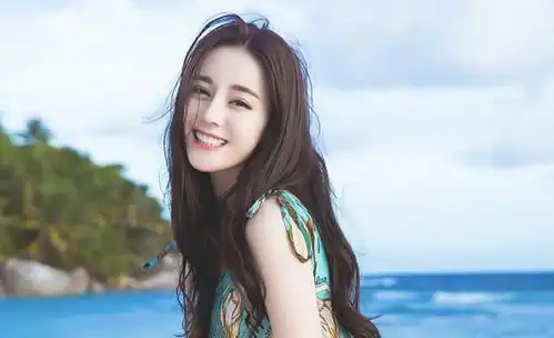 杨幂观音莲座表情享受