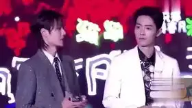  肖战我们的歌合集,战哥这样子的呆萌表情包也太可爱了吧