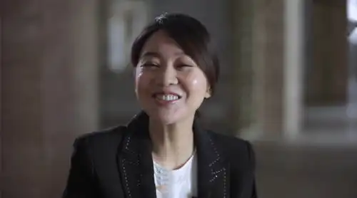  台词生硬表情夸张,50岁闫妮的演技,越来越没法看了