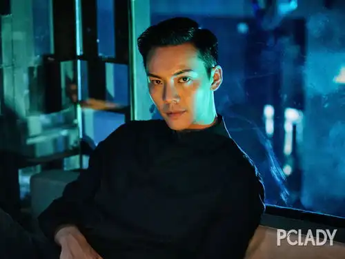  陈伟霆痞帅发型好酷赶紧拉男票去剪一个