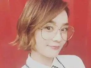  当女星戴上眼镜,,杨幂唐嫣刘诗诗赵丽颖,谁既时尚又可爱