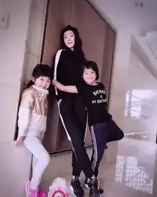  她是不输甜馨儿的金句王江湖人称姐姐被网友狂黑说丑如今重回大众视线,纤细大长腿吸睛