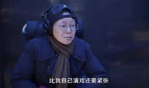  闫妮当了17年的单亲妈妈,把女儿带进演艺圈,母女同演突围