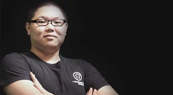  pdd直播谈电竞选手微笑统治下路,明凯强无敌,faker称为神