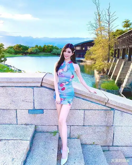 大长腿表情包美女罗马尼